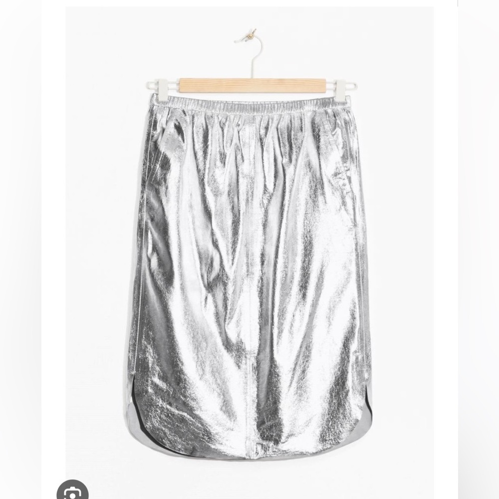 & other stories silver leather skirt with lining and pockets. NWT. Size 6.